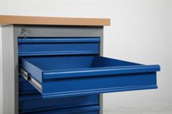 Bord med 6 skuffer. 1600, stål