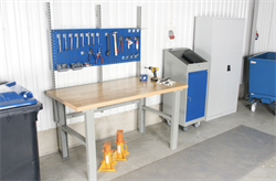 Bord med 5 skuffer. 1600, Stål