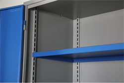 Fast hylde til STÆRKT værkstedsskab