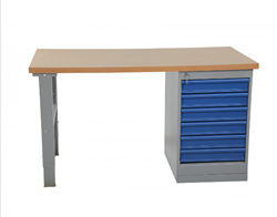 Bord med 6 skuffer. 1600 Bordplade af træ